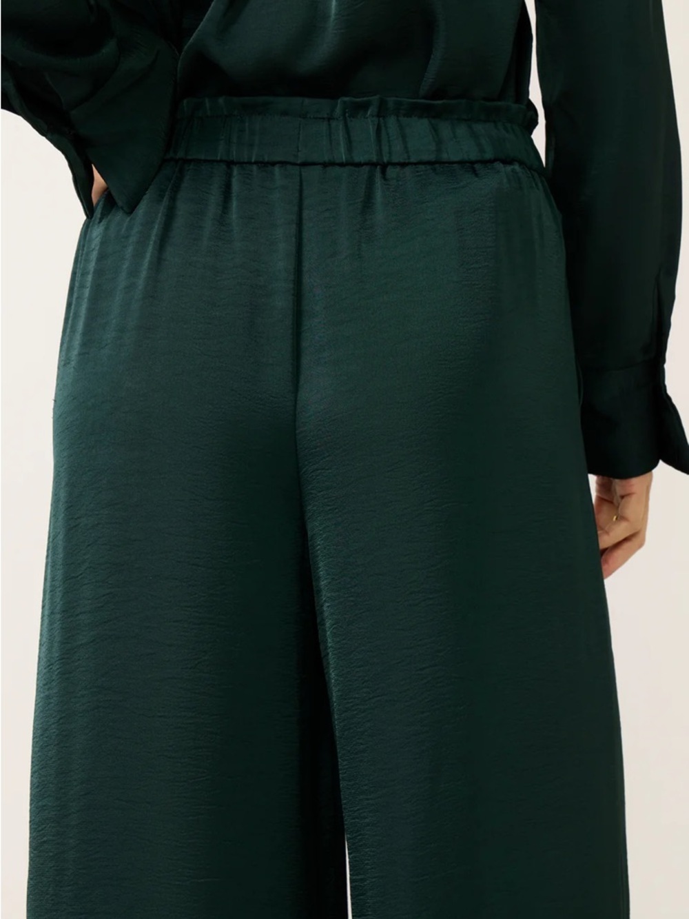 Z Supply Isolde Wide Leg Satin Pant Green - Picture 7 of 7